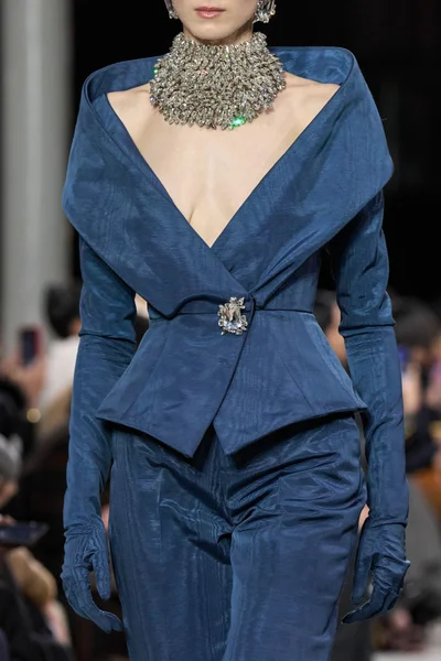 Look 96